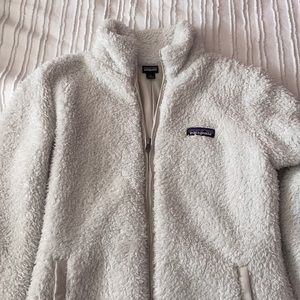 Patagonia white fur coat. Size medium. Great condition.